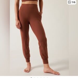 Athleta Salutation Joggers